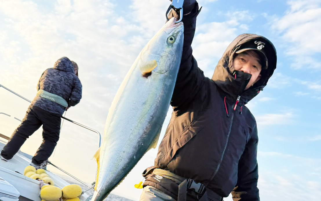 厳しい海況でも魚の反応あり