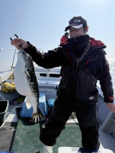 ブリ不在でタイラバへ！良型トラフグ＆根魚でお土産確保