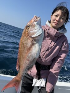 85.5cmの超特大真鯛降臨！玄界灘タイラバで大鯛ラッシュ【乗っ込み開幕】