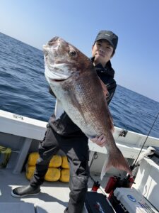 85.5cmの超特大真鯛降臨！玄界灘タイラバで大鯛ラッシュ【乗っ込み開幕】