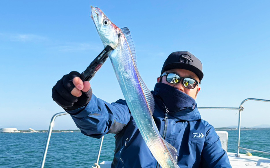 強風と波のなか、一流し目からヒット！