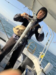 風波を攻略！博多湾タチウオでF4.5サイズ頭に2桁釣果