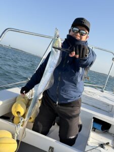 風波を攻略！博多湾タチウオでF4.5サイズ頭に2桁釣果