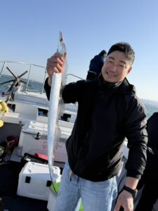 風波を攻略！博多湾タチウオでF4.5サイズ頭に2桁釣果