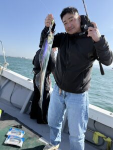 風波を攻略！博多湾タチウオでF4.5サイズ頭に2桁釣果