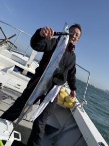 風波を攻略！博多湾タチウオでF4.5サイズ頭に2桁釣果