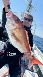 82cmの巨鯛降臨！玄界灘タイラバで「乗っ込み」の気配【大鯛ラッシュ】