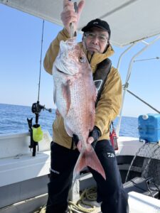 82cmの巨鯛降臨！玄界灘タイラバで「乗っ込み」の気配【大鯛ラッシュ】