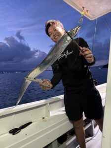 パターン攻略でF5・F4連発！夏の博多湾タチウオ釣り本格開幕！