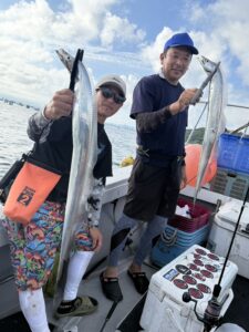 パターン攻略でF5・F4連発！夏の博多湾タチウオ釣り本格開幕！