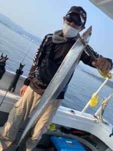 朝は高活性、日中は…：博多湾タチウオ釣り
