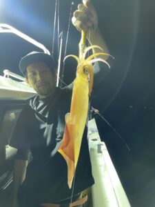 涼しい夜に楽しむ夜焚きイカ釣り！玄界灘で30杯超え