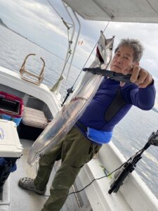 夏の博多湾で太刀魚釣り！F4サイズを頭に数釣りを楽しむ