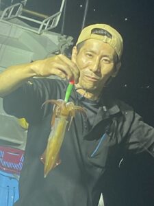 猛暑の夜焚きイカ釣り！玄界島沖で80杯の釣果