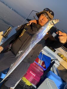 博多湾でドラゴンサイズ！好釣果の太刀魚釣り