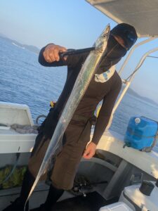 博多湾でドラゴンサイズ！好釣果の太刀魚釣り