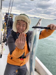 博多湾内で太刀魚釣り！冬の良型が連続ヒット