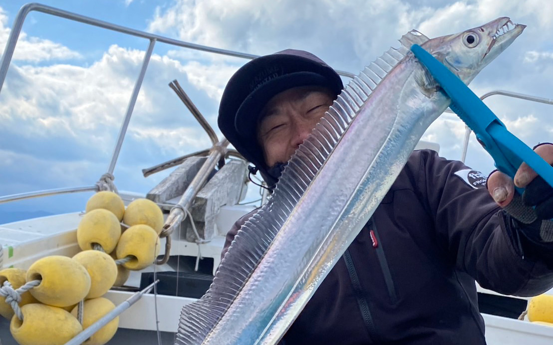 寒波で渋い博多湾タチウオ釣り！なんとか2桁達成