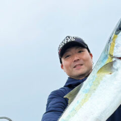 鳥山で爆釣！近海ジギング：良型ヤズと8kgヒラマサ