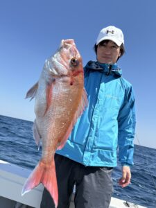 真鯛釣り大会で、72cm頭に良型連発！巨大ブリも登場！