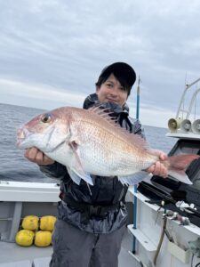 ベタ凪の玄界灘でタイラバ、初心者が72cm含む真鯛6枚！