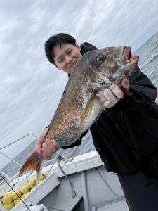 ベタ凪の玄界灘でタイラバ、初心者が72cm含む真鯛6枚！
