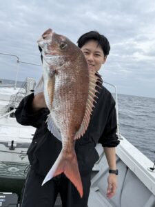 ベタ凪の玄界灘でタイラバ、初心者が72cm含む真鯛6枚！