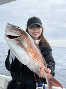 ベタ凪の玄界灘でタイラバ、初心者が72cm含む真鯛6枚！