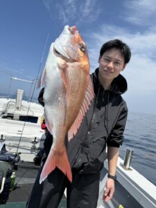 ベタ凪の玄界灘でタイラバ、初心者が72cm含む真鯛6枚！