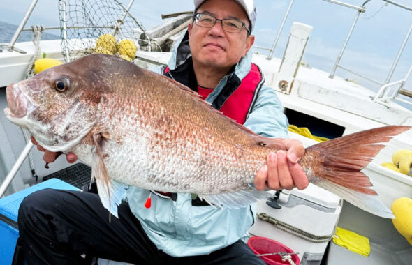 GW最終日、玄界灘タイラバで、83cm・74cmの巨大真鯛！
