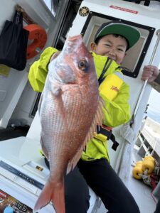 GWの近海タイラバで、鵃レコード更新の真鯛86cm！