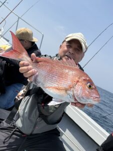 GWの近海タイラバで、鵃レコード更新の真鯛86cm！