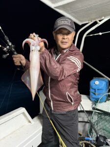 玄界灘・夜焚きイカ釣り｜今期初出船は渋めのスタート