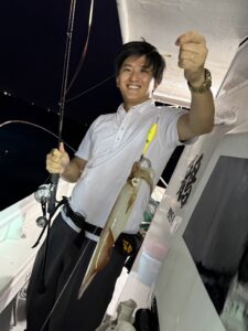 型は良型揃いも数は渋め、潮止まり前にラッシュあり｜夜焚きイカ釣り