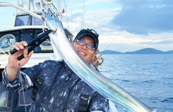 博多湾でドラゴン級タチウオ連発！良型揃えて数も好調