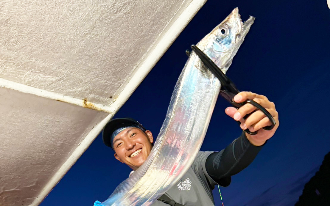 餌の工夫で差が出る!博多湾タチウオ釣りでドラゴン級ヒット!
