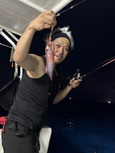 良型多め！ダブルヒット連発の夜焚きイカ釣り