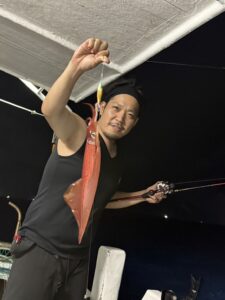 良型多め！ダブルヒット連発の夜焚きイカ釣り