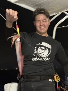 良型多め！ダブルヒット連発の夜焚きイカ釣り