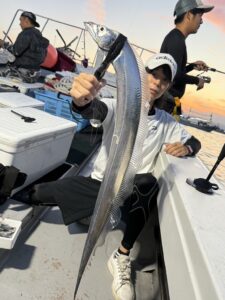 餌の工夫で差が出る！博多湾タチウオ釣りでドラゴン級ヒット！