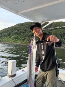 餌の工夫で差が出る！博多湾タチウオ釣りでドラゴン級ヒット！