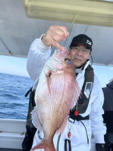 潮が効けば大鯛ラッシュ！玄界灘タイラバで72cm＆70cm