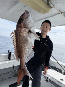 73cmの大鯛！潮が効き出し良型マダイ連発のタイラバ【乗っ込み継続中】