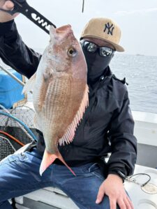 73cmの大鯛！潮が効き出し良型マダイ連発のタイラバ【乗っ込み継続中】