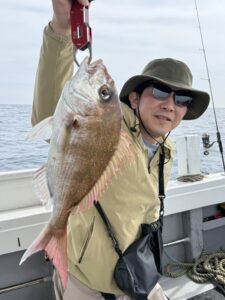 73cmの大鯛！潮が効き出し良型マダイ連発のタイラバ【乗っ込み継続中】