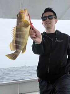 73cmの大鯛！潮が効き出し良型マダイ連発のタイラバ【乗っ込み継続中】