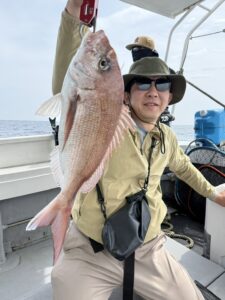73cmの大鯛！潮が効き出し良型マダイ連発のタイラバ【乗っ込み継続中】