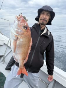 SLJで73cmの巨大真鯛！大移動からの真鯛連発！