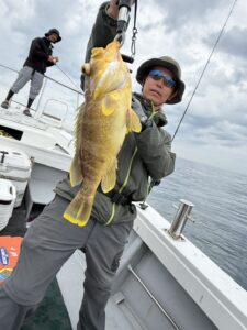 SLJで73cmの巨大真鯛！大移動からの真鯛連発！