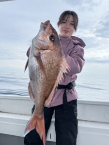 SLJで73cmの巨大真鯛！大移動からの真鯛連発！